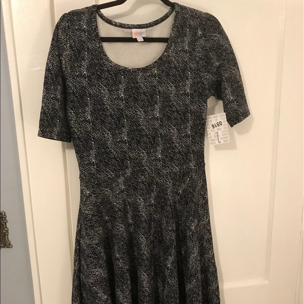 NWT LUlaroe L black and white Nicole